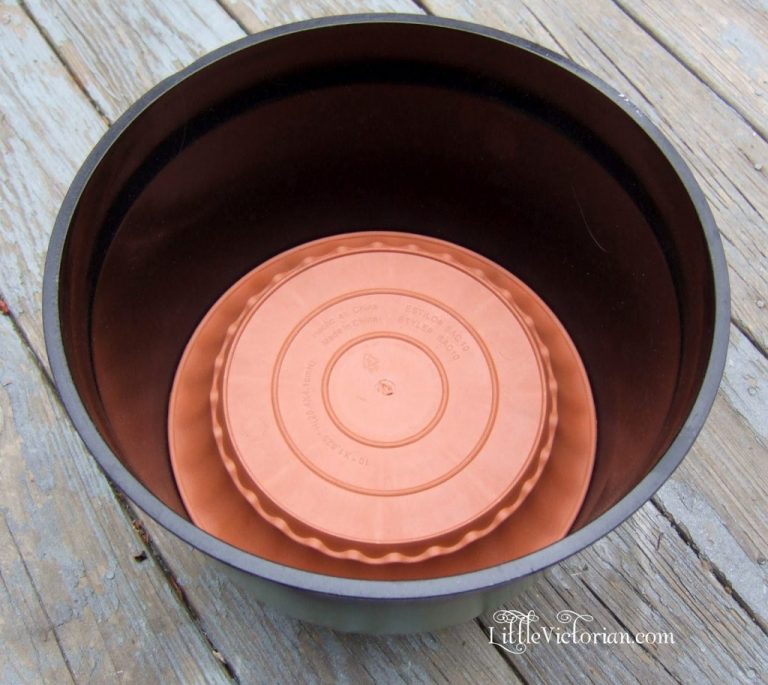 Easy DIY: How to make self watering planters