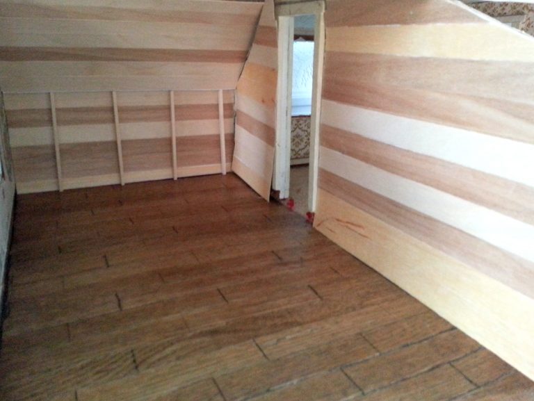 "Exposed" wood walls in the dollhouse