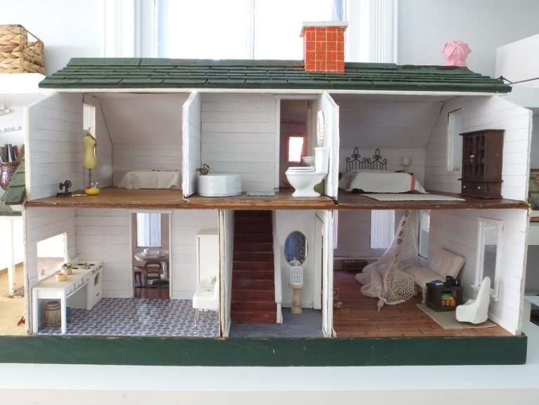 The 2014 dollhouse tour